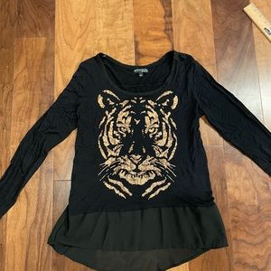 Gold foil print Tiger black top